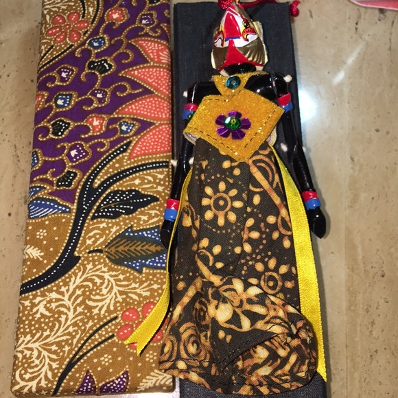 Ethnic ornament with dual face - Picture 2 of 4